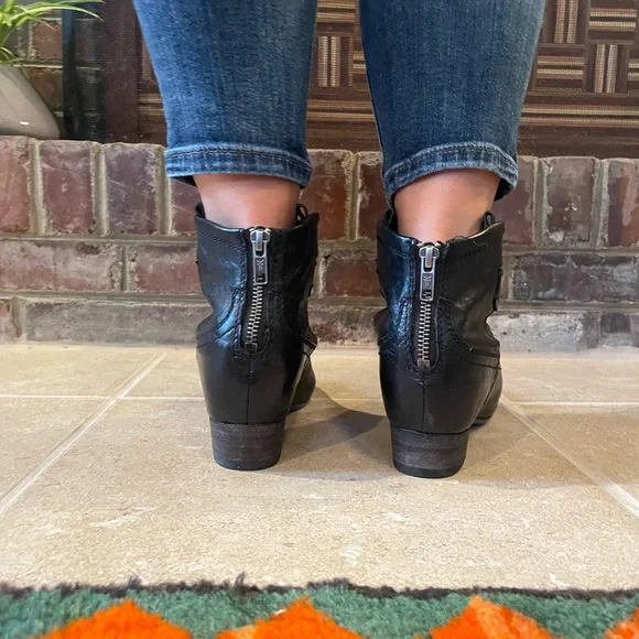 Frye Black leather Ankle Booties with lift insole. Size 7. Like new condition - Picture 6 of 9